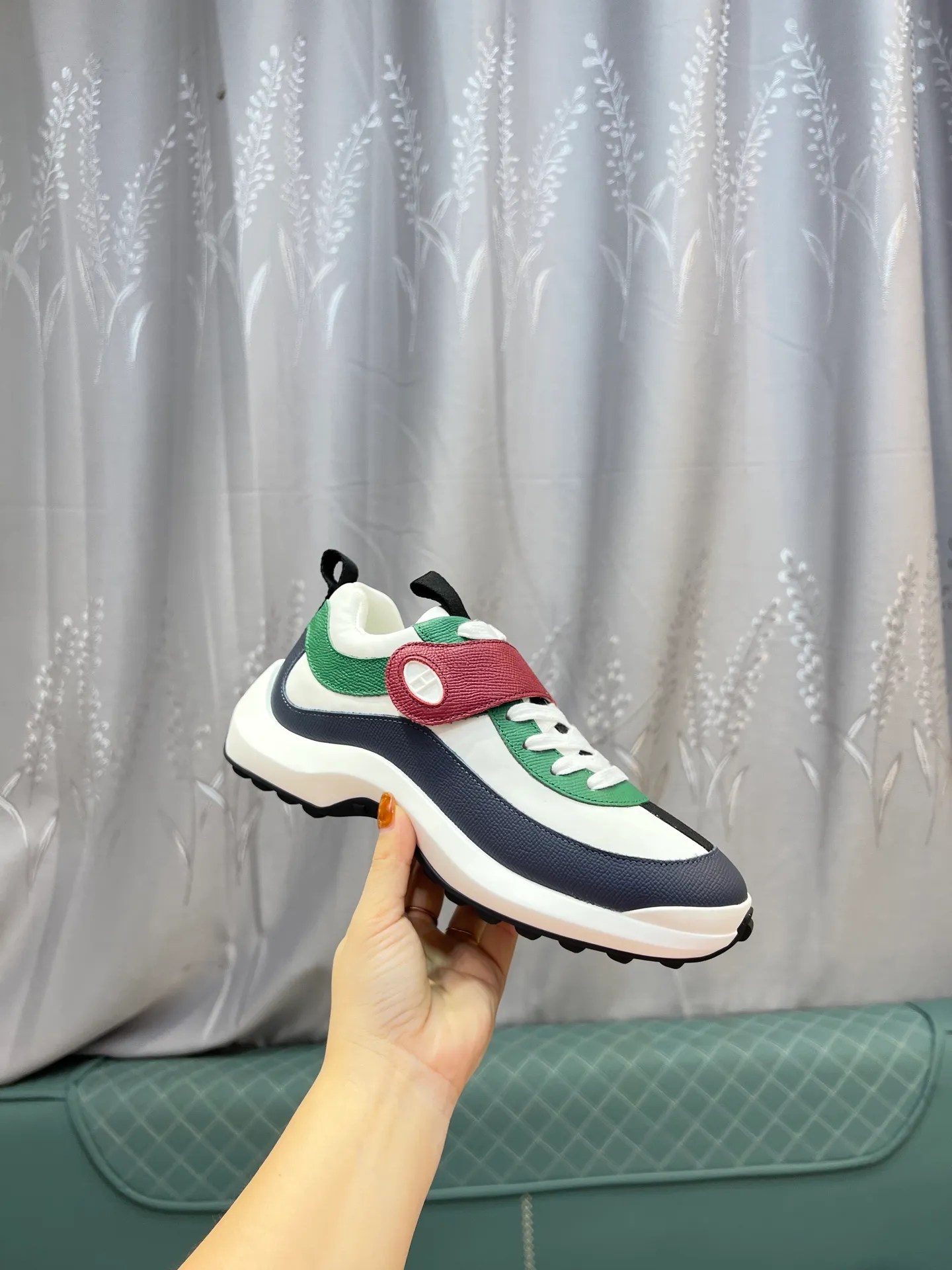 Men's shoes 💰600 Actual photos 🎬 [Hermès] Couple style, official website synchronization Counter quality French Paris catwalk style Simple and classic Imported original fabric Original 1:1 outsole! The highest version on the market! Size: Female 35-41. Male 39-45 (female 41, male 45 customized)